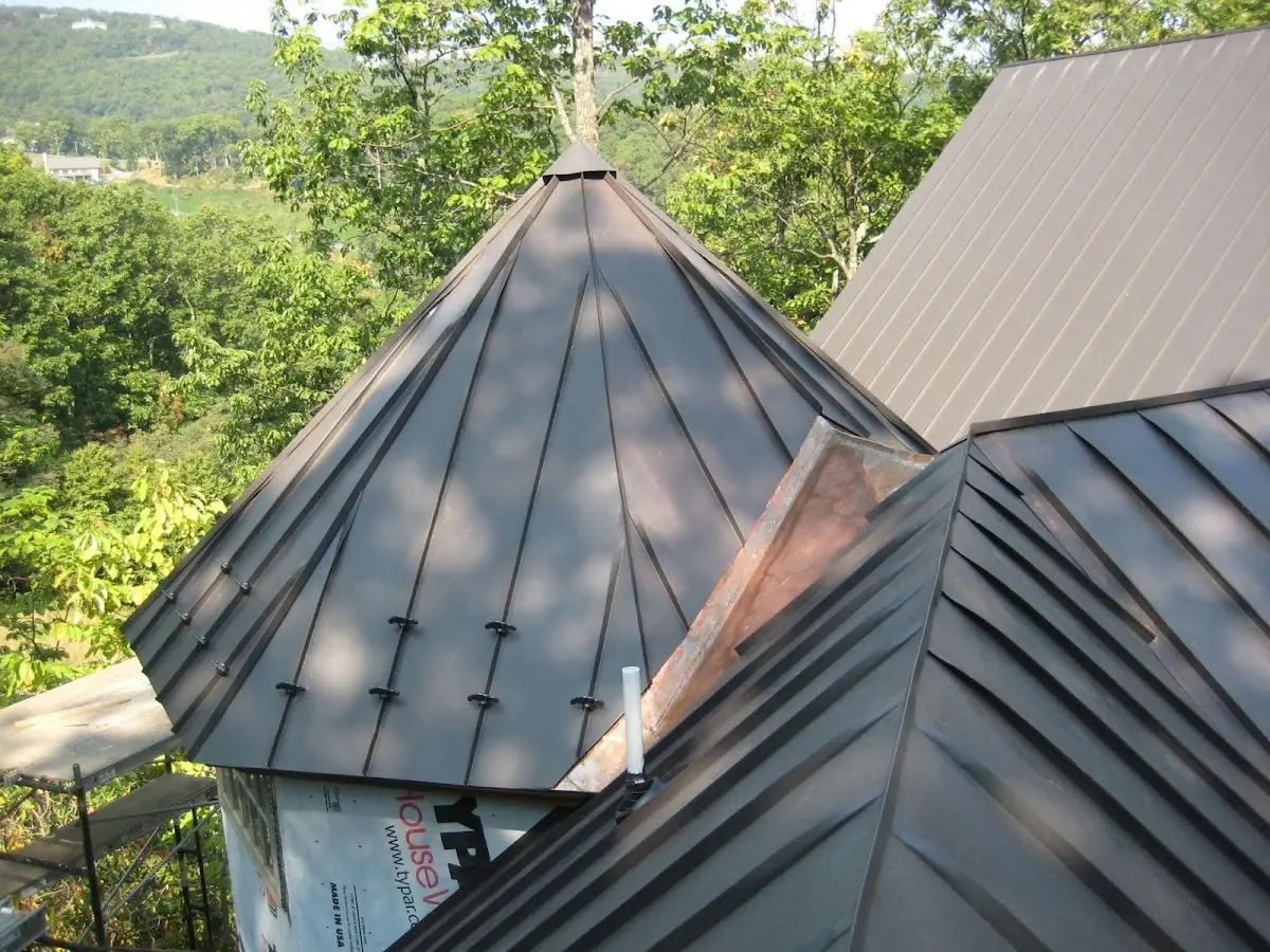 Professional Roof Tarp Installation by Craftsman Roofing in Havenswood